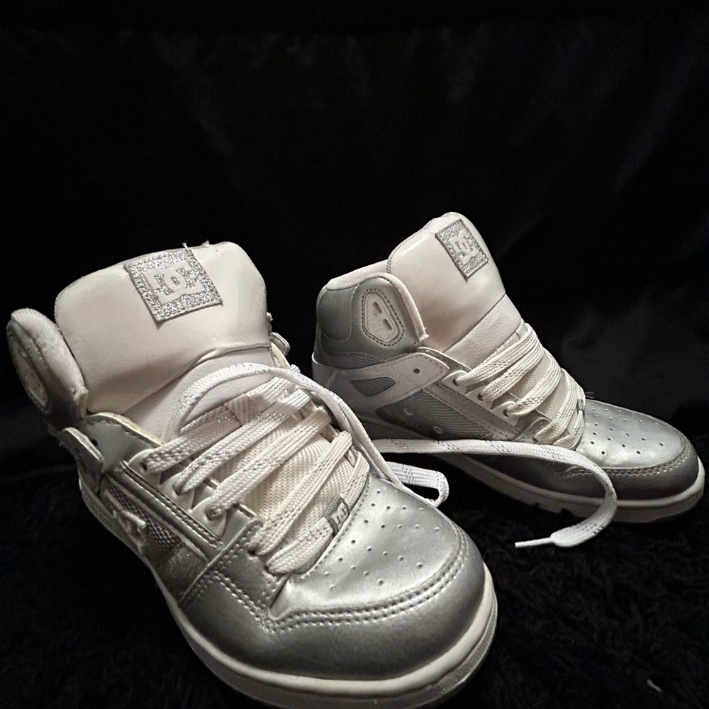 High top DCs - Picture 2 of 4